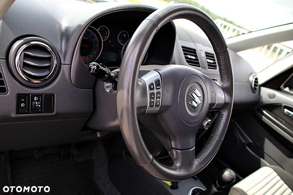 Suzuki SX4 1.6 VVT 4x2 City - 28