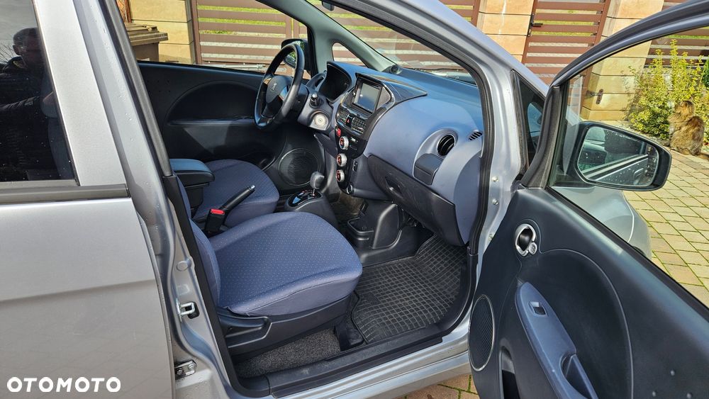 Peugeot iOn High Line - 9