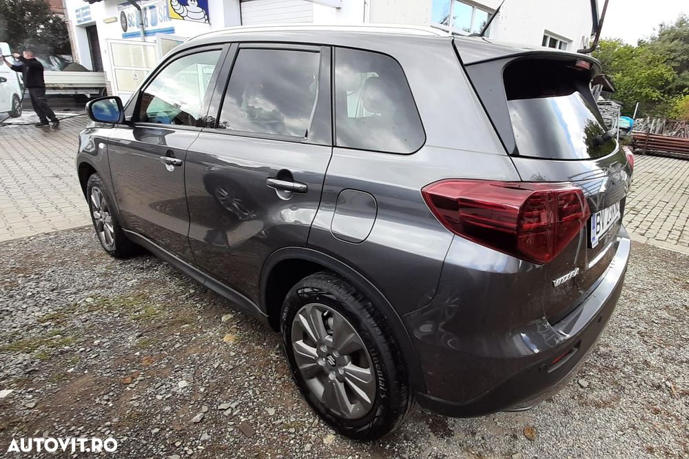Suzuki Vitara 1.4 Boosterjet AllGrip MHEV Passion - 4