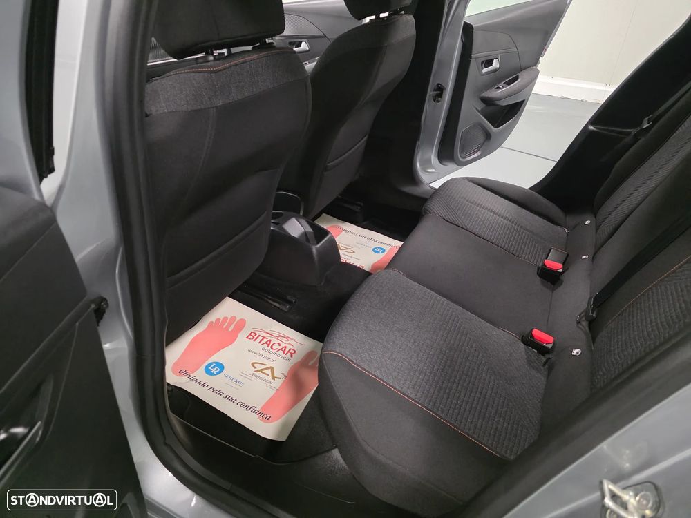 Peugeot 208 1.2 PureTech Style - 31
