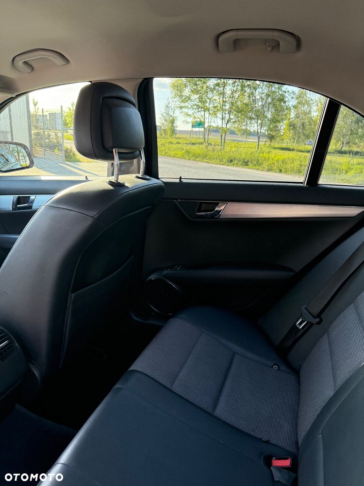Mercedes-Benz Klasa C 220 CDI Avantgarde - 25