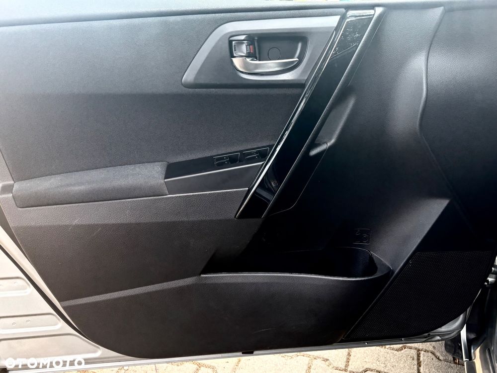 Toyota Auris 1.6 Premium MS - 10