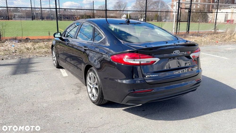 Ford Fusion 2.0 EcoBoost Titanium - 12
