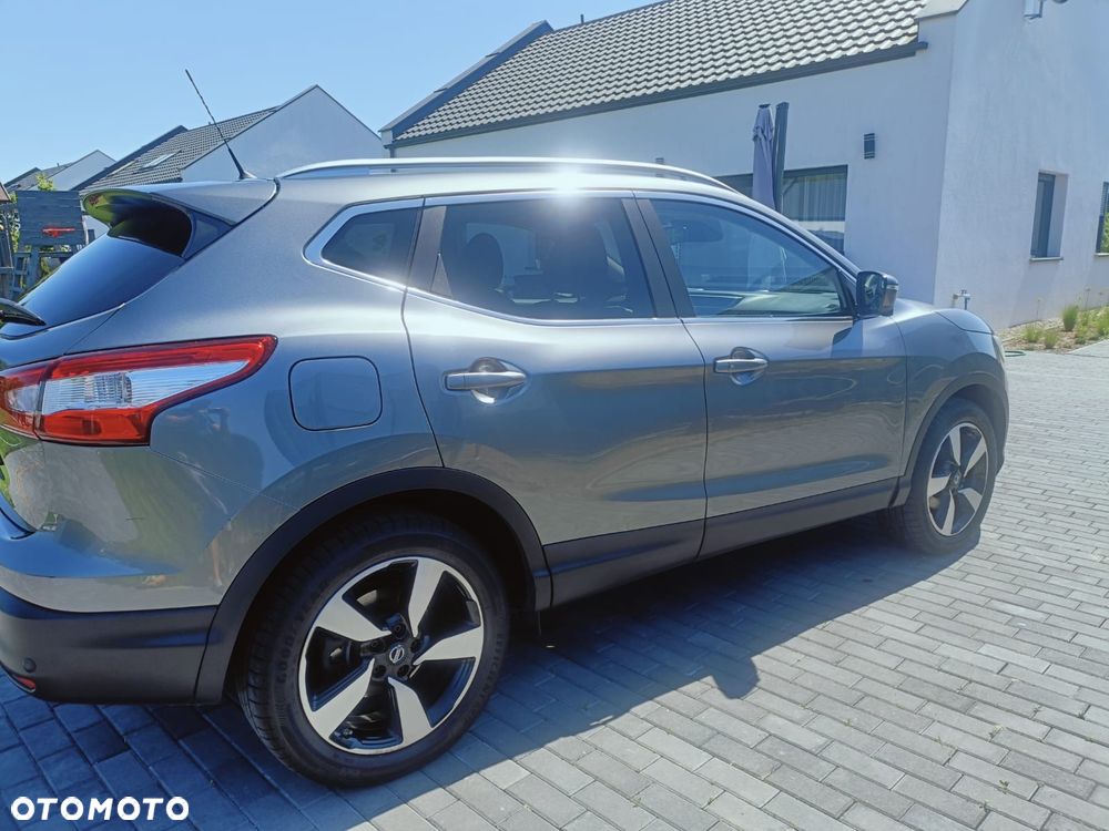 Nissan Qashqai - 2