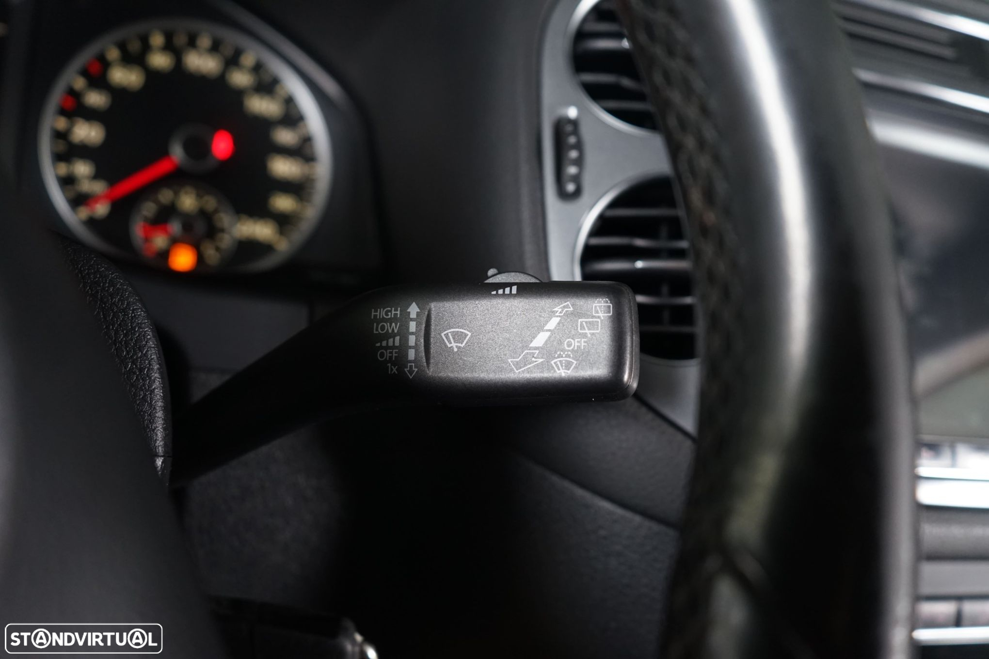 VW Tiguan 2.0 TDi Cup BlueMotion - 24