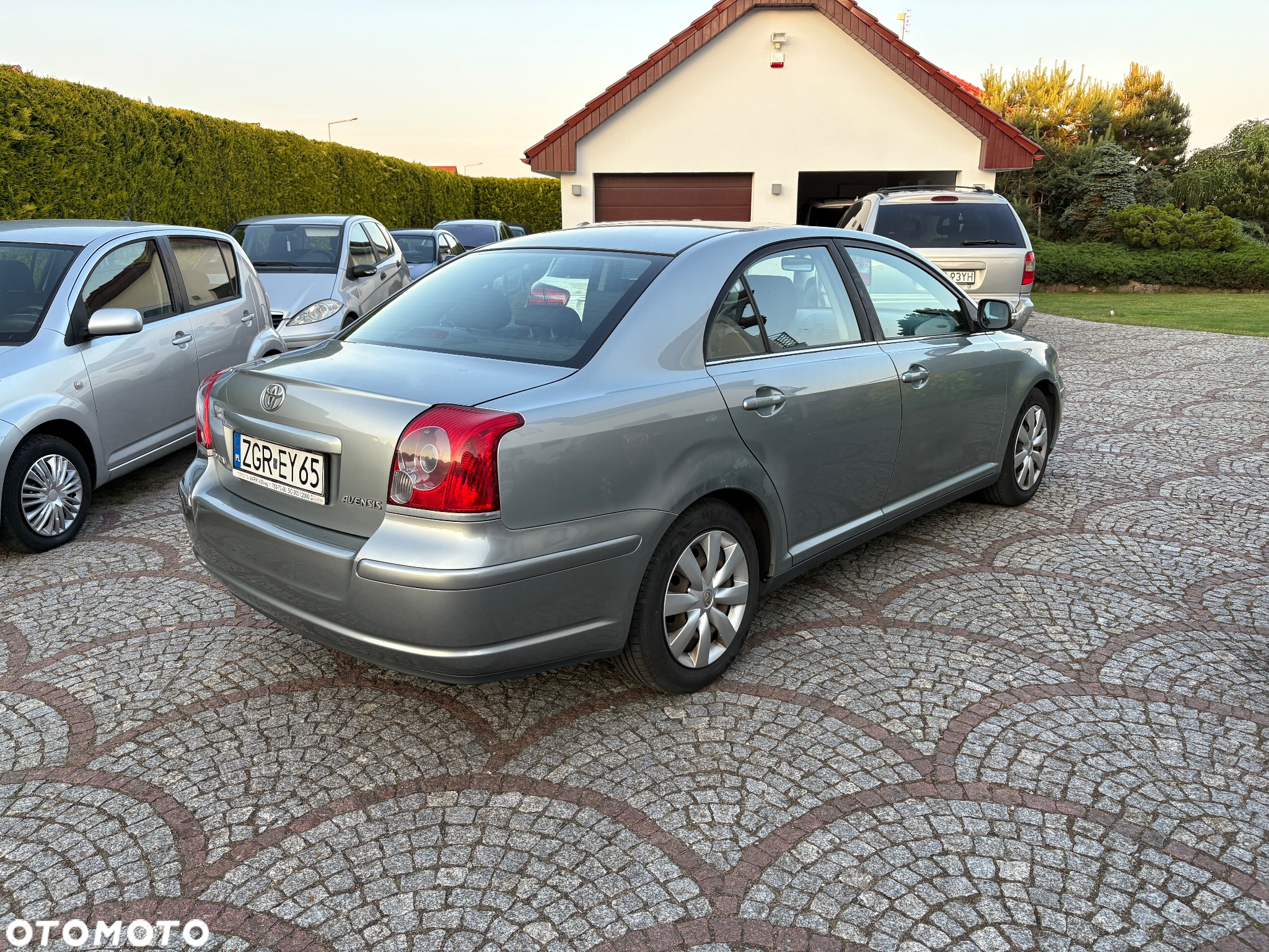 Toyota Avensis 1.8 VVT-i Luna - 3
