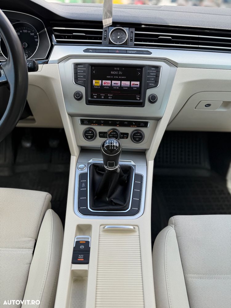 Volkswagen Passat 2.0 TDI (BlueMotion Technology) Highline - 9