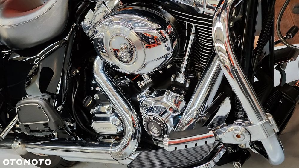 Harley-Davidson Touring Electra Glide - 17