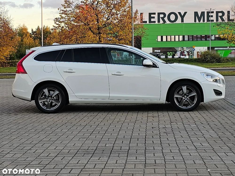 Volvo V60 D4 Momentum - 10