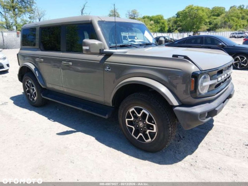 Ford Bronco - 7