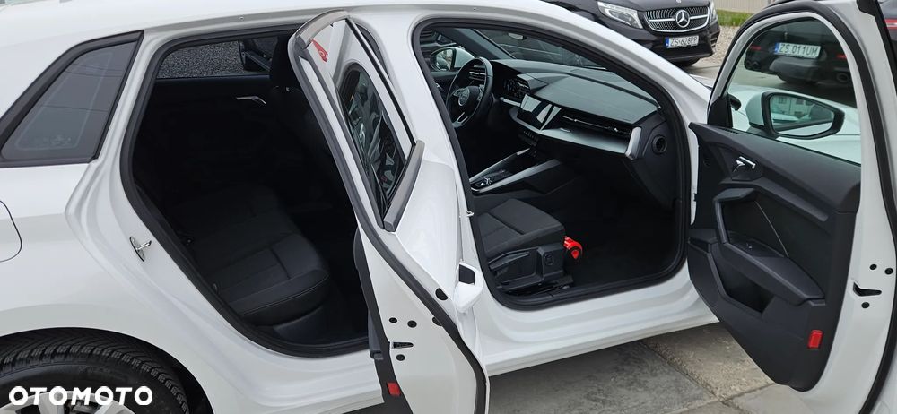 Audi A3 Sportback 30 TFSI mHEV S tronic - 13