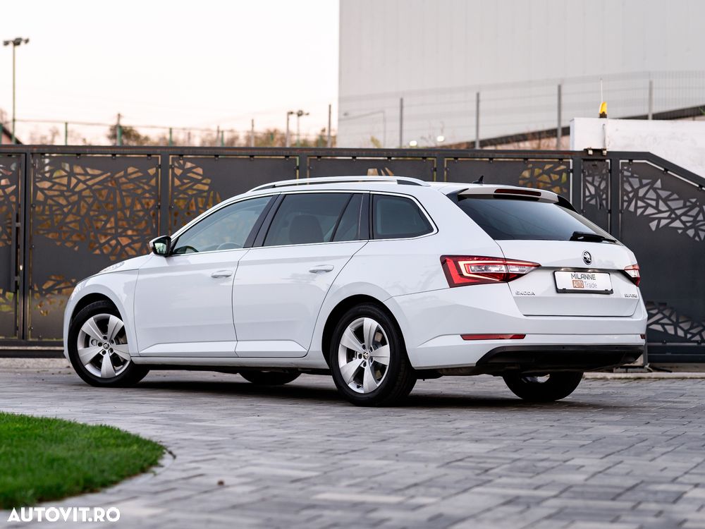 Skoda Superb 2.0 TDI DSG Ambition - 24