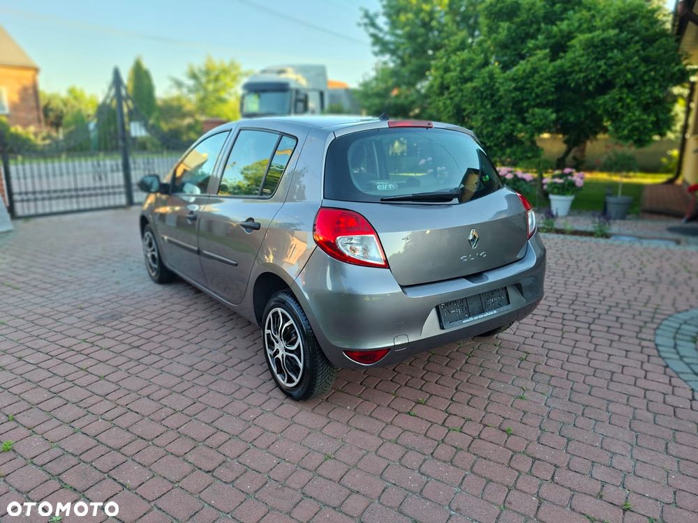 Renault Clio 1.2 16V Dynamique - 8
