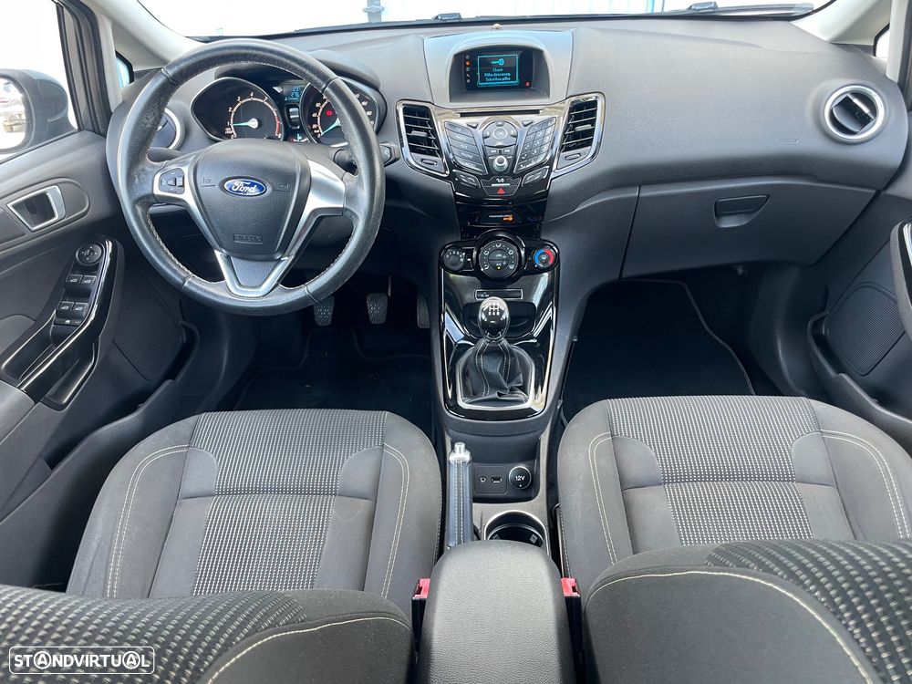 Ford Fiesta 1.0 T EcoBoost Titanium - 12