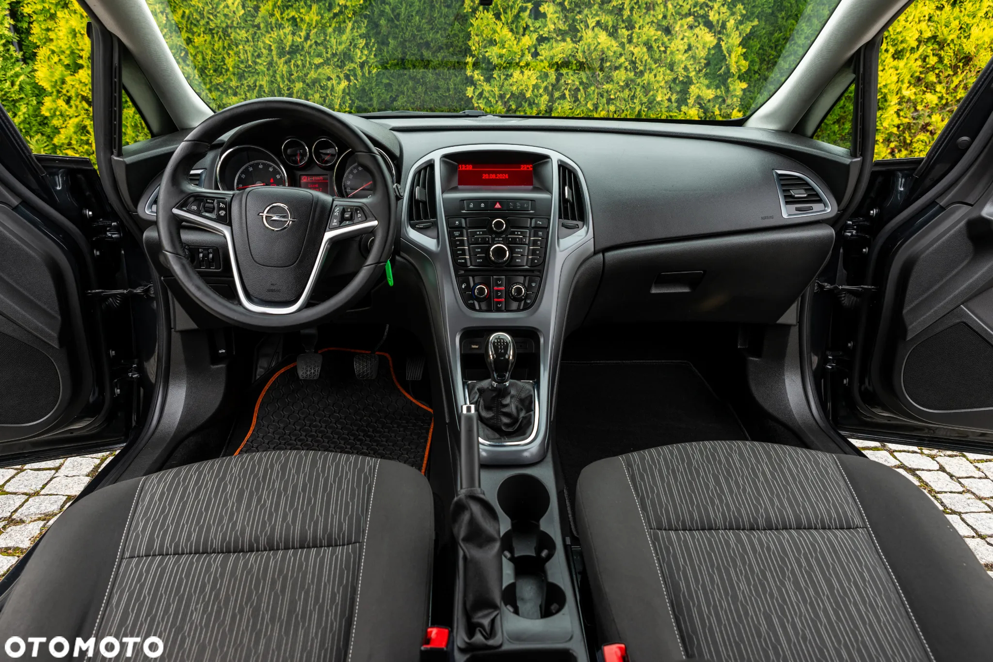 Opel Astra IV GTC 1.4 Active - 21