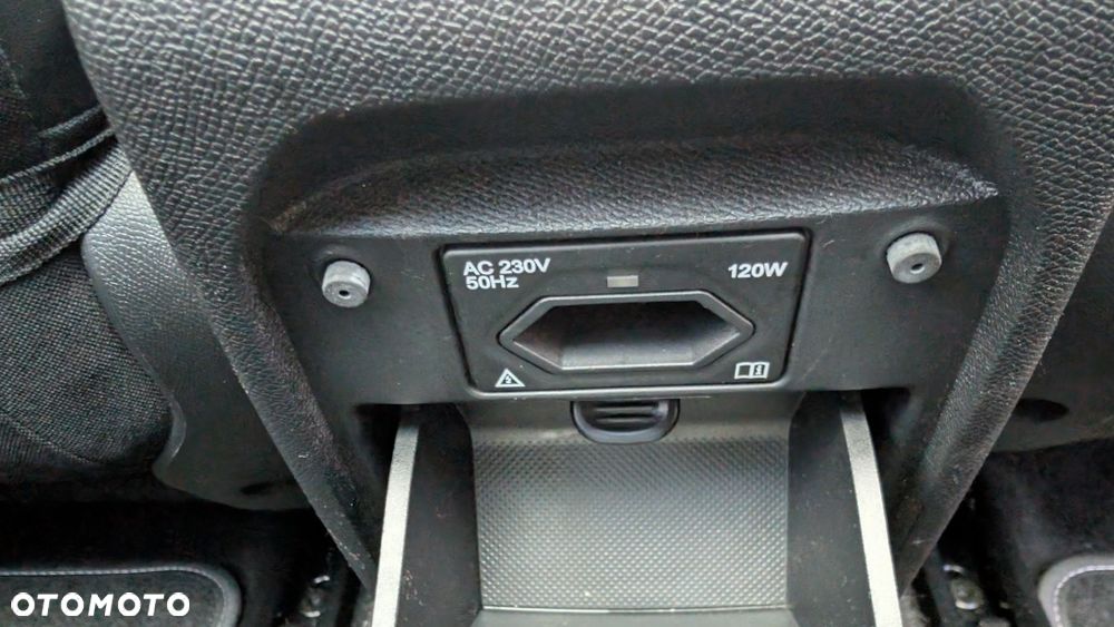 Peugeot 308 - 8