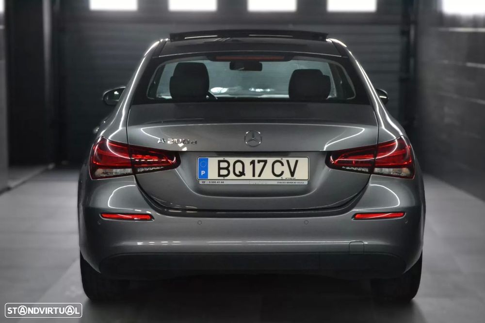 Mercedes-Benz A 200 Limousine d Progressive Aut. - 13