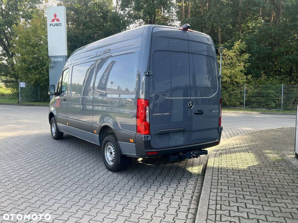 Mercedes-Benz Sprinter - 4