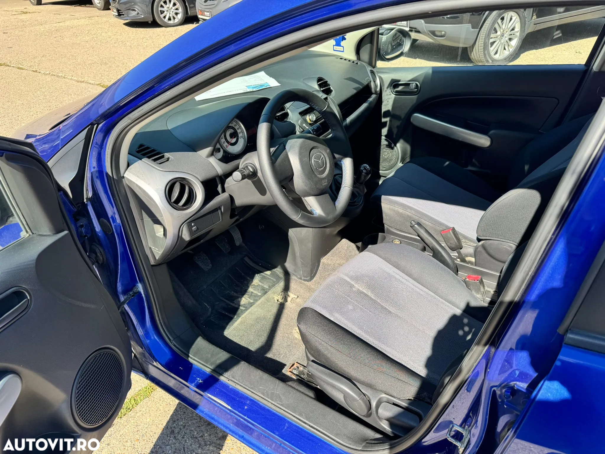 Mazda 2 1.3i CE Pro - 9