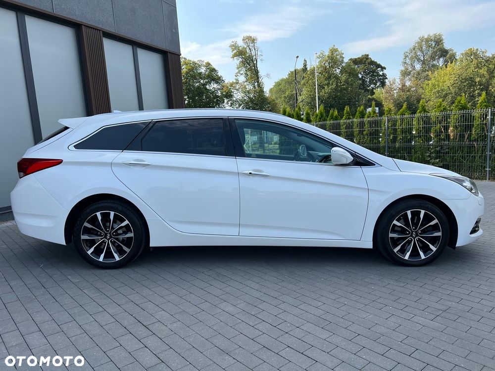 Hyundai i40 Kombi blue 1.7 CRDi DCT Premium - 3