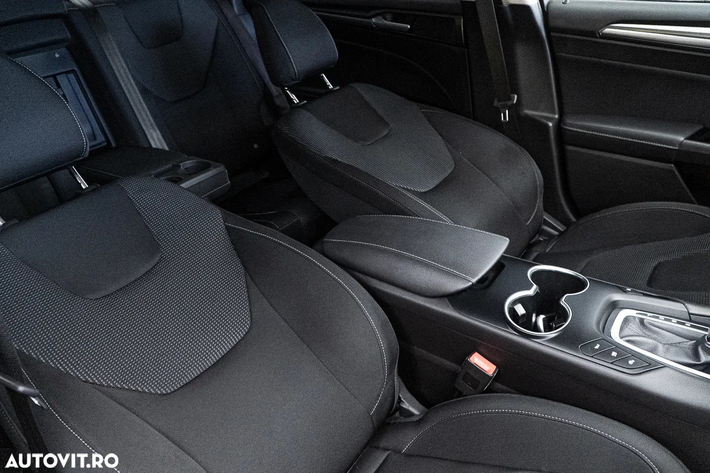 Ford Mondeo 2.0 Ti-VCT Hybrid Titanium - 38