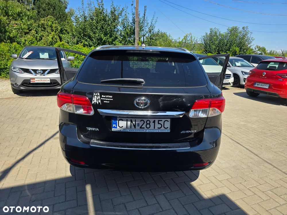 Toyota Avensis - 23