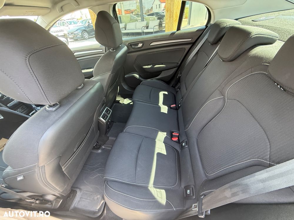 Renault Megane TCe 140 EDC GPF Zen - 18