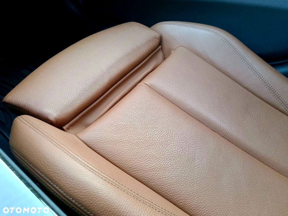 BMW Seria 3 320d xDrive Luxury Line Purity sport - 31