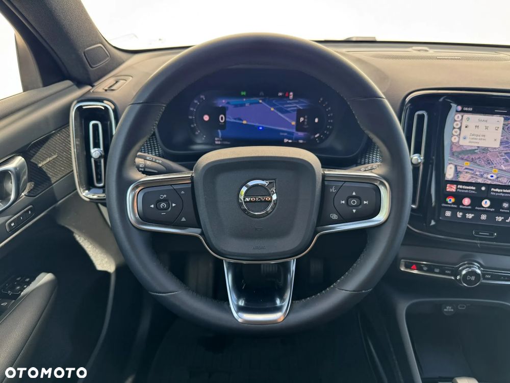 Volvo XC 40 B4 AWD Ultimate Dark - 19