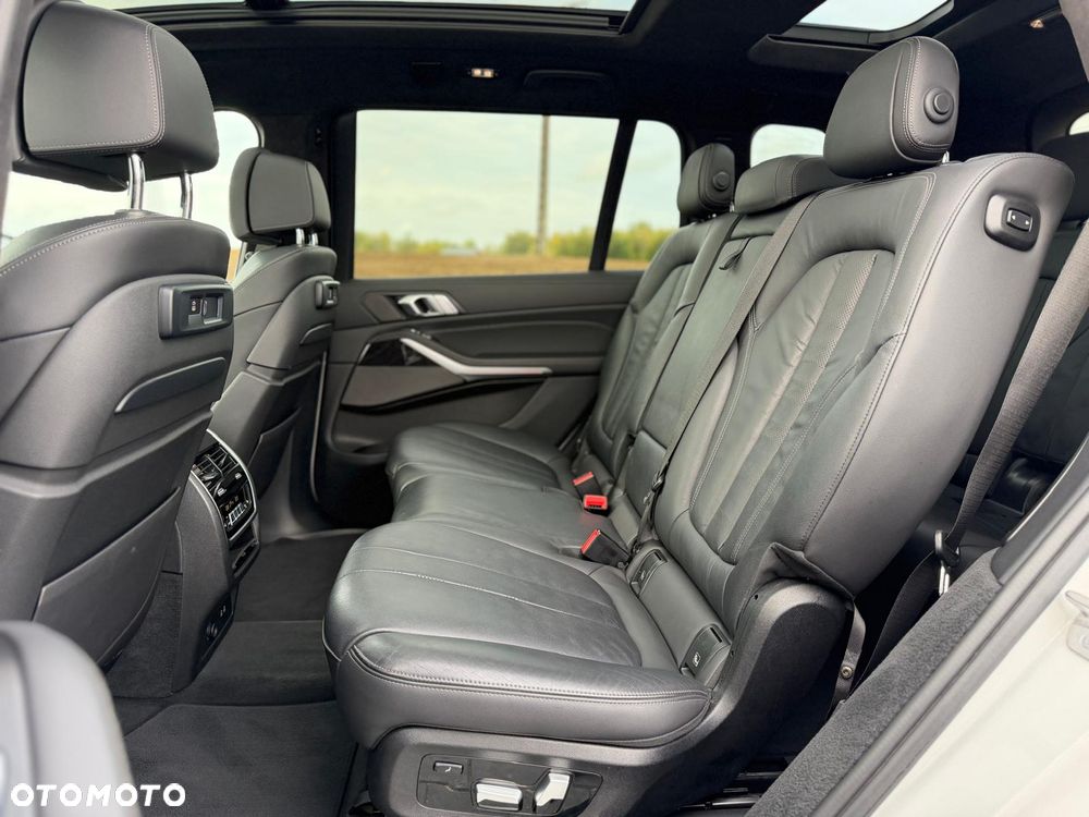 BMW X7 M50d sport - 8