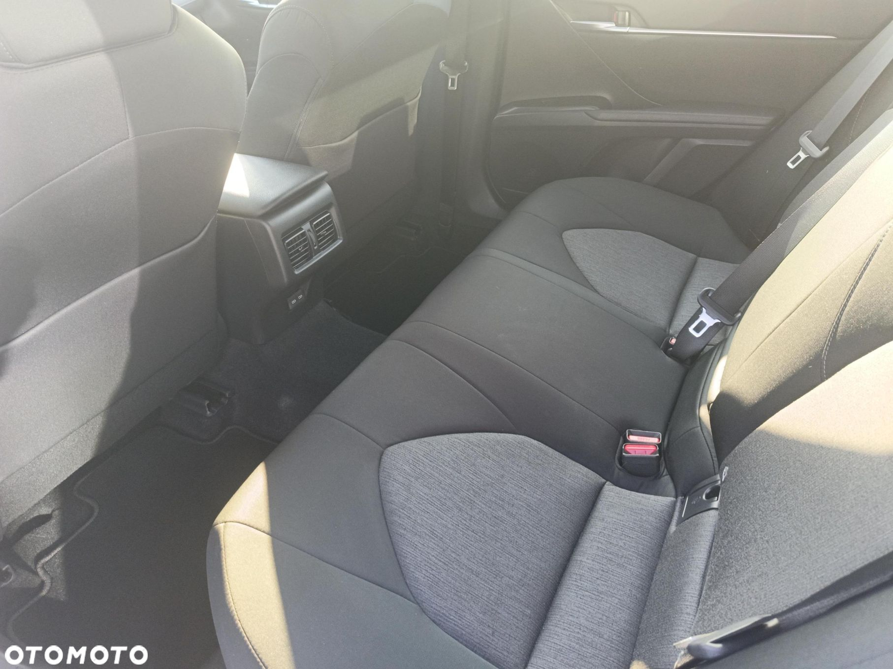 Toyota Camry - 10