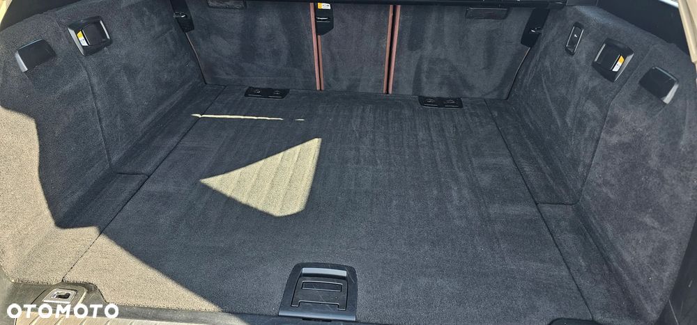 BMW Seria 5 520d xDrive - 11