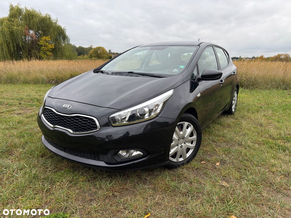 Kia Ceed - 11