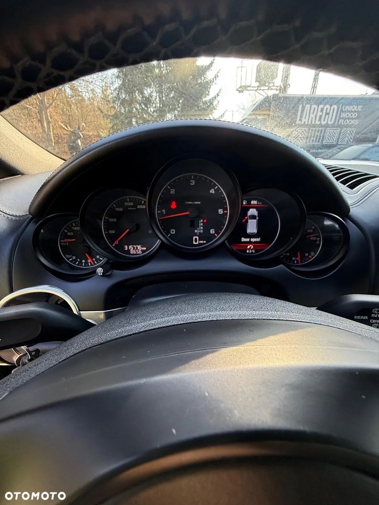 Porsche Cayenne - 18