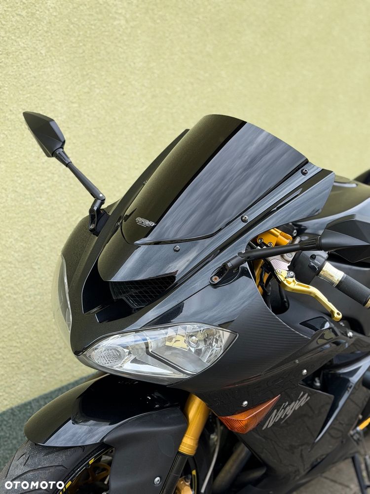Kawasaki ZXR - 28