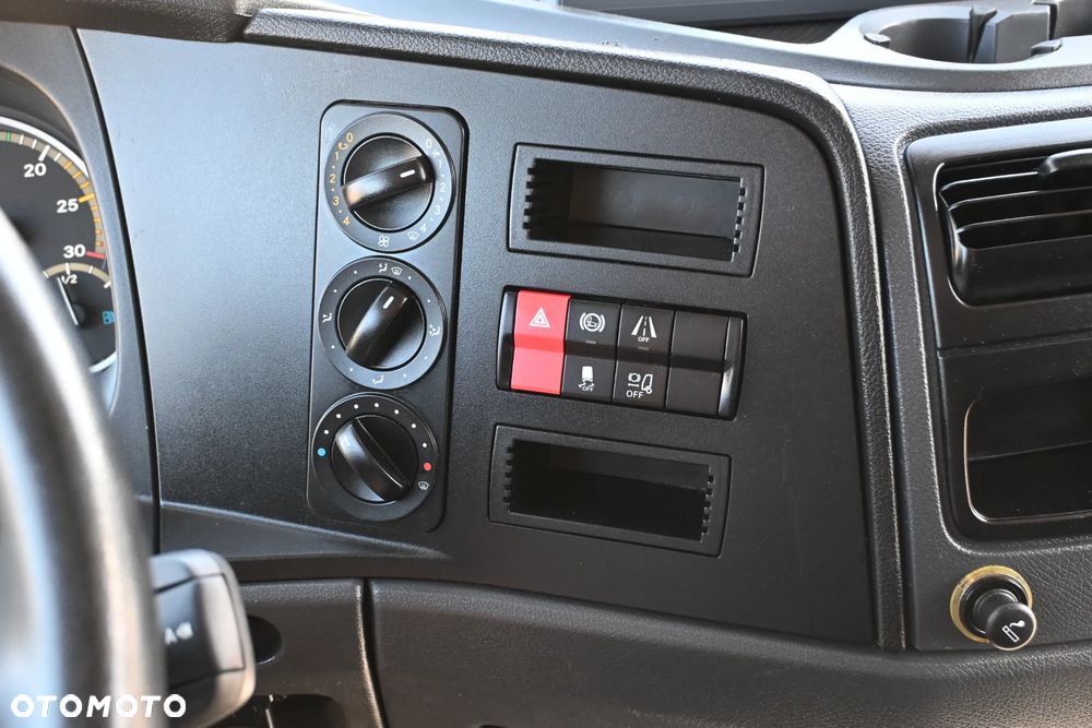 Mercedes-Benz Atego 818 L Kontener 7,25 - 16