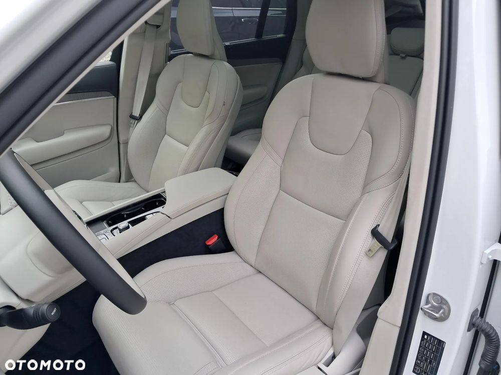 Volvo XC 90 T8 AWD Plug-In Hybrid Ultra Dark 7os - 11