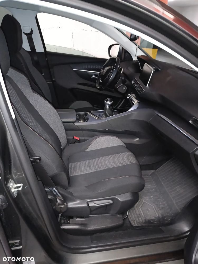 Peugeot 3008 1.6 BlueHDi Allure S&S - 9