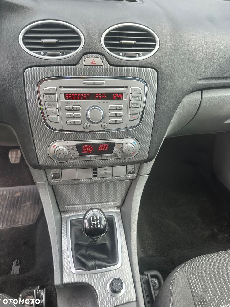 Ford Focus 1.8 Titanium - 20