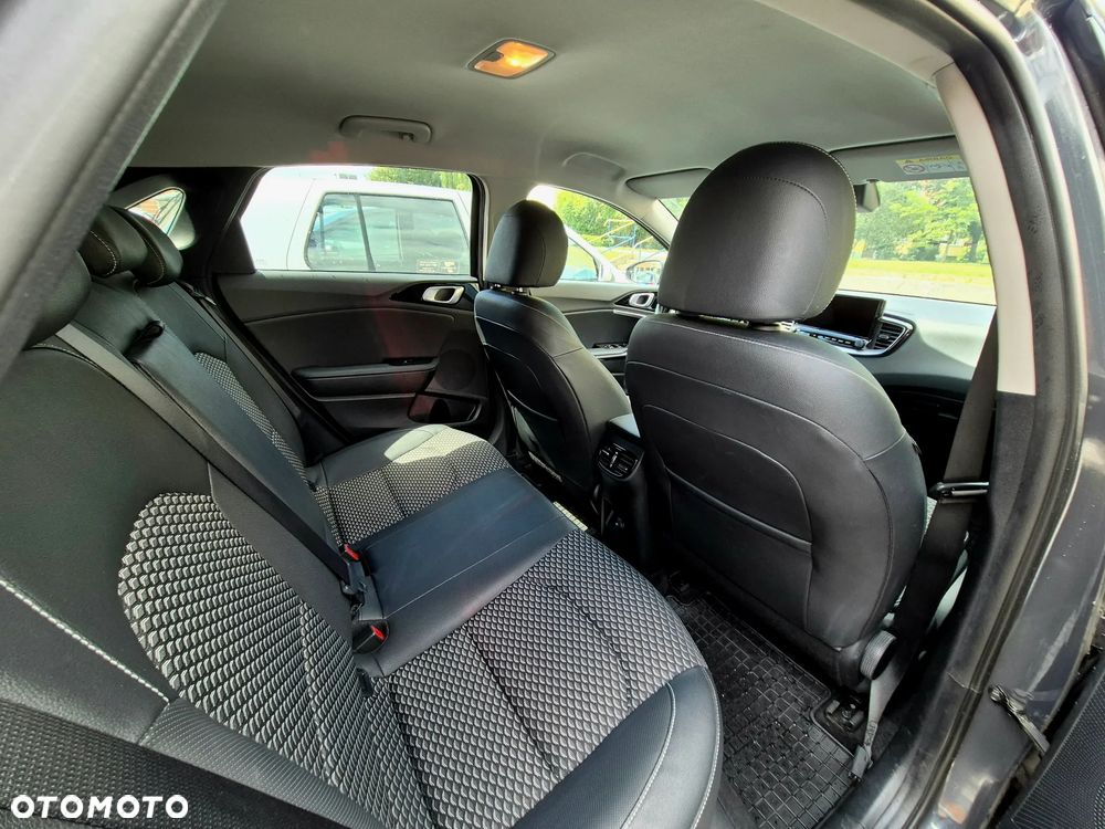 Kia Ceed 1.5 T-GDI L Business Line - 11