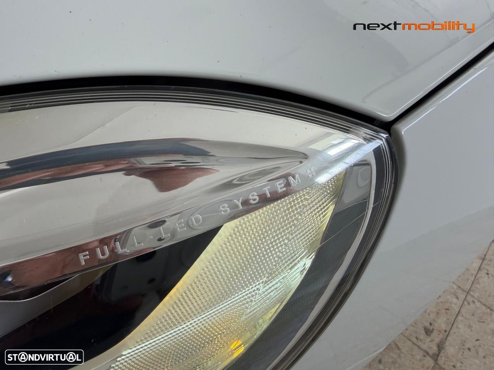 Volvo V40 2.0 D2 R-Design - 18