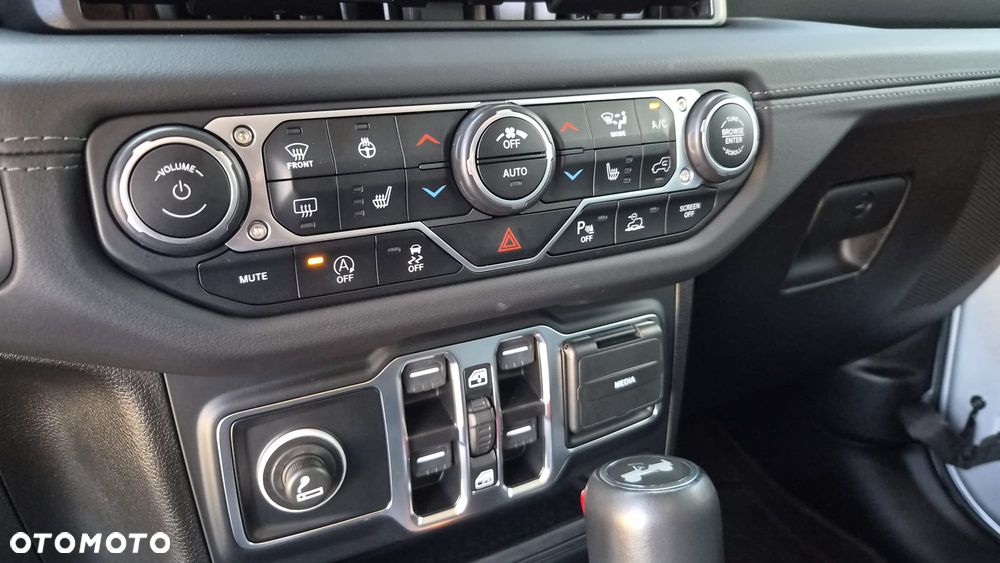 Jeep Wrangler Unlimited GME 2.0 Turbo Sahara - 31
