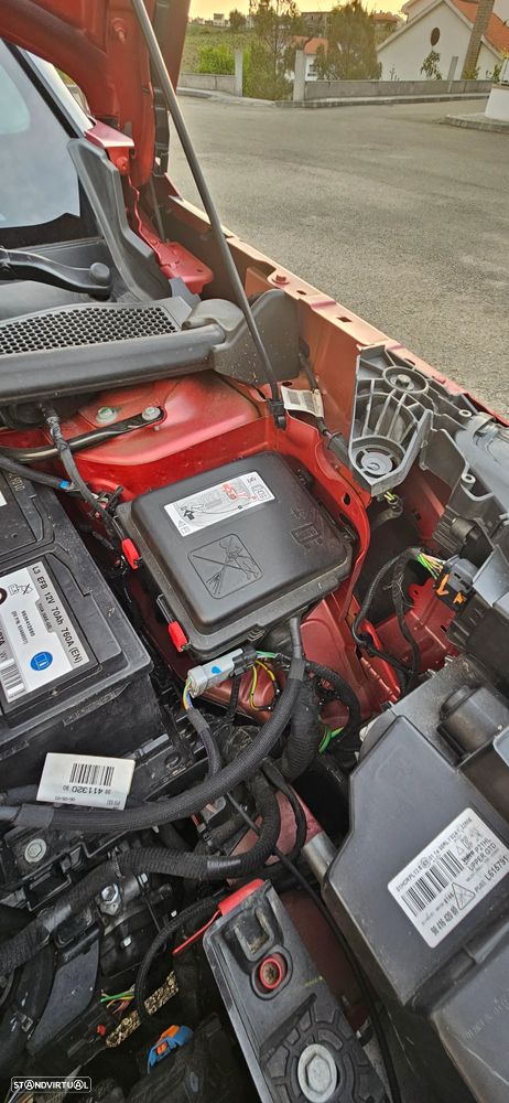 Peugeot 2008 1.2 PureTech GT EAT8 - 12