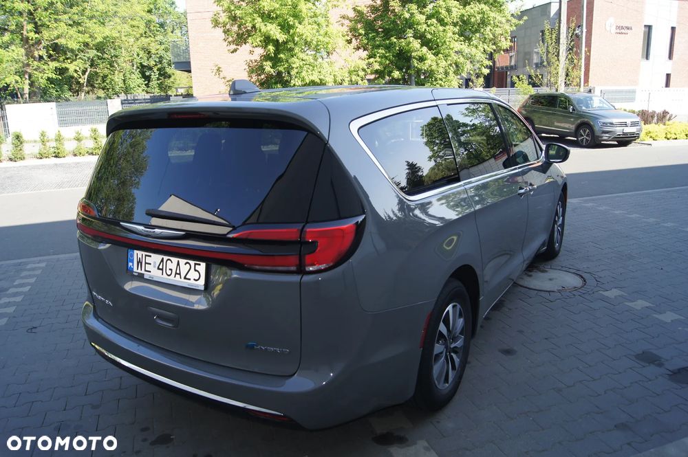 Chrysler Pacifica - 25