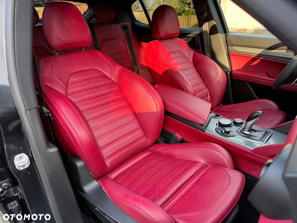 Alfa Romeo Stelvio 2.0 Turbo 16V AT8-Q4 Ti - 11