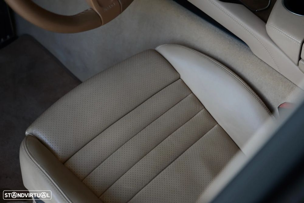 Porsche Panamera Turbo PDK - 9