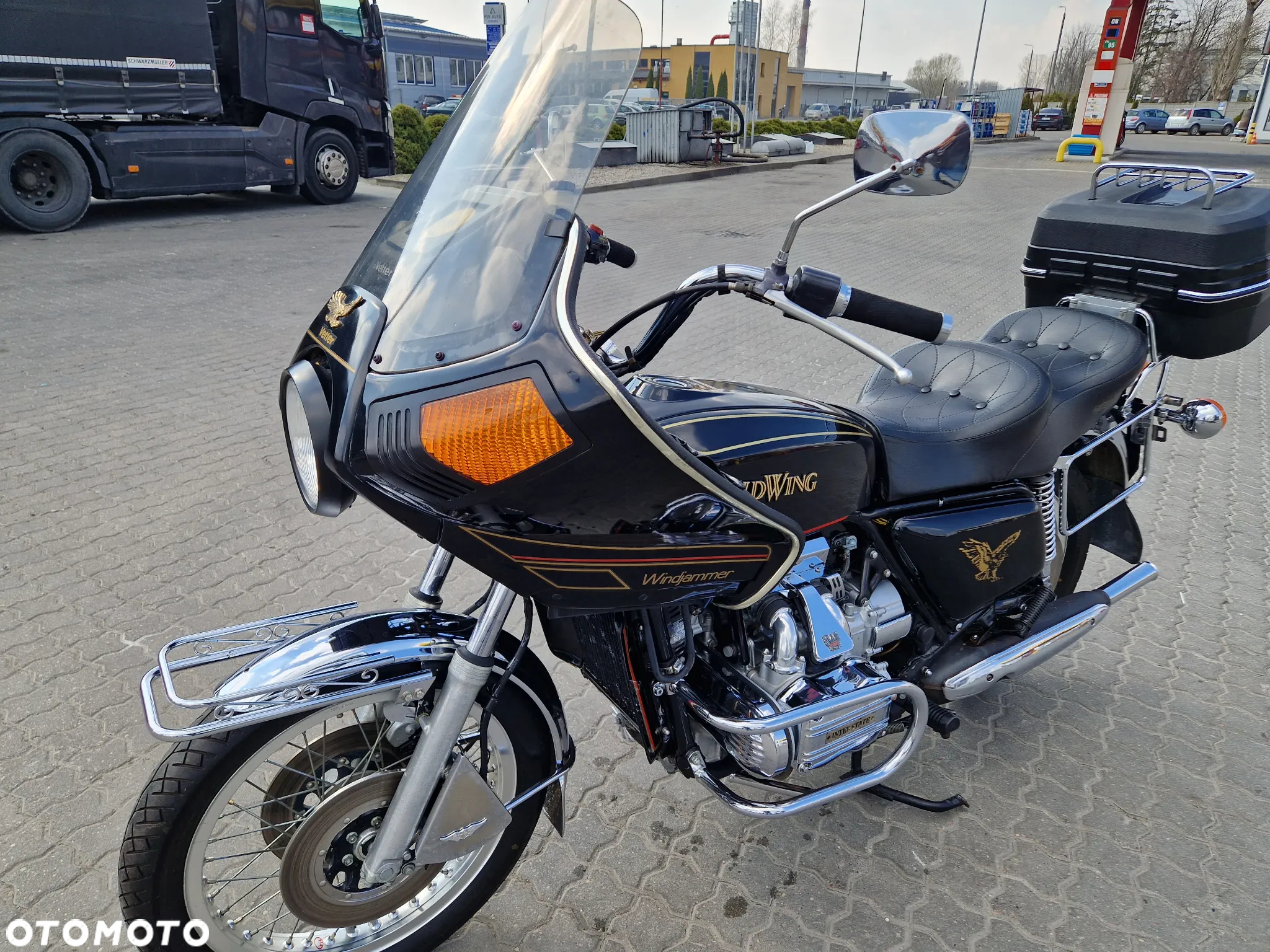 Honda GL - 16