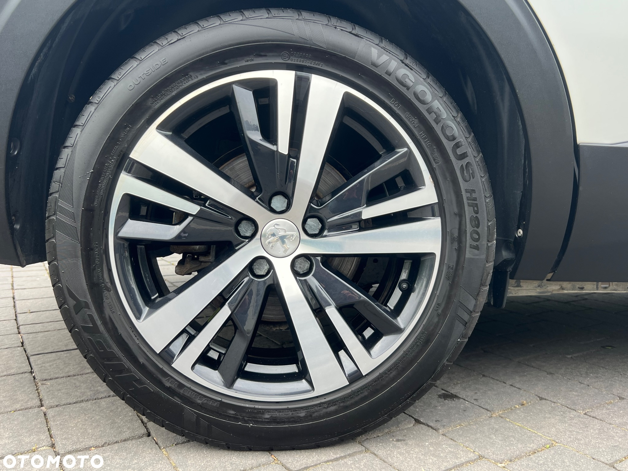 Peugeot 5008 1.5 BlueHDi Allure S&S EAT8 - 39