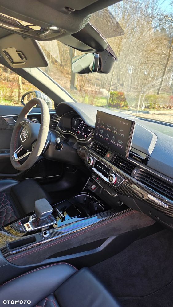Audi RS4 Avant - 10