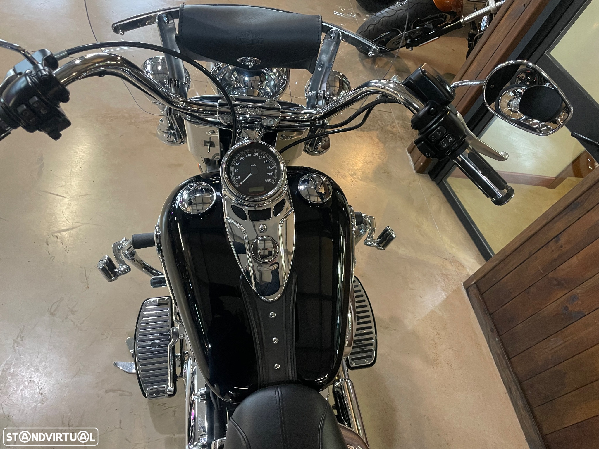 Harley-Davidson FLSTCI - 16